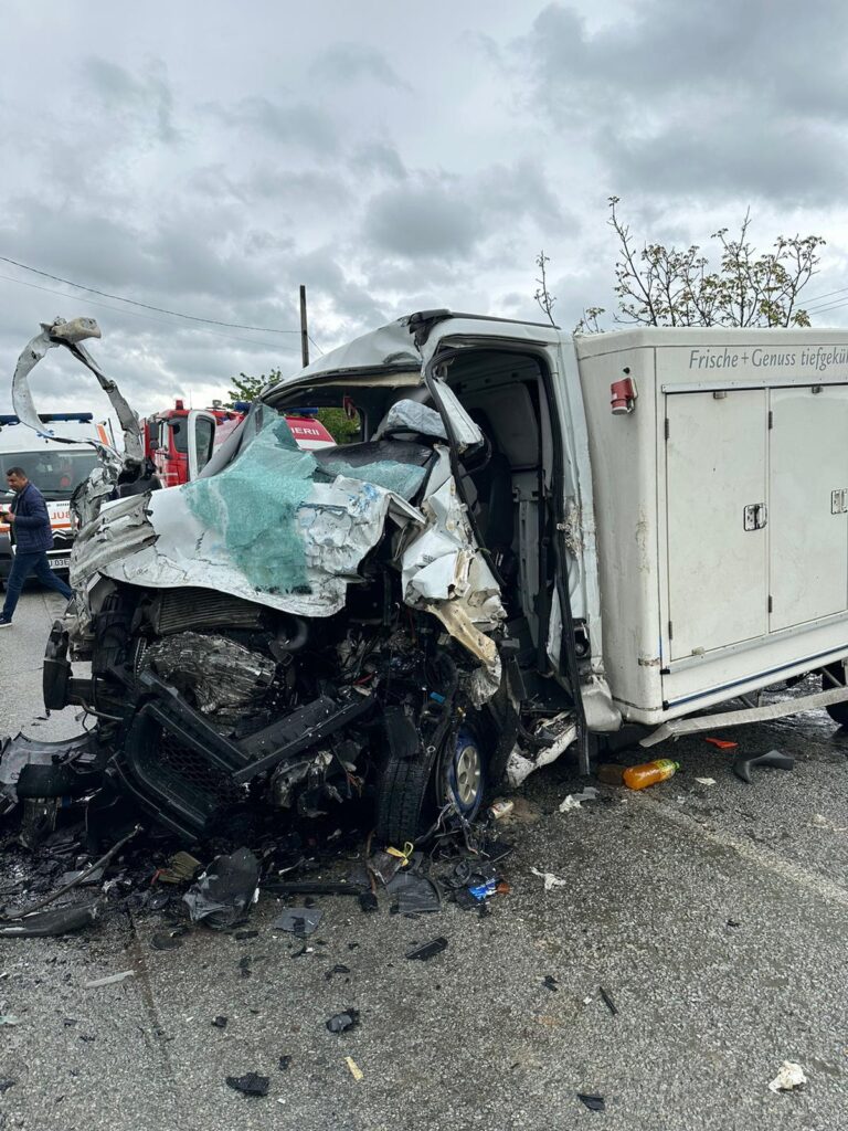 Accident violent la Crușeț! Trei bărbați, transportați la spital - 9 mai 2023 AccentNews.ro
