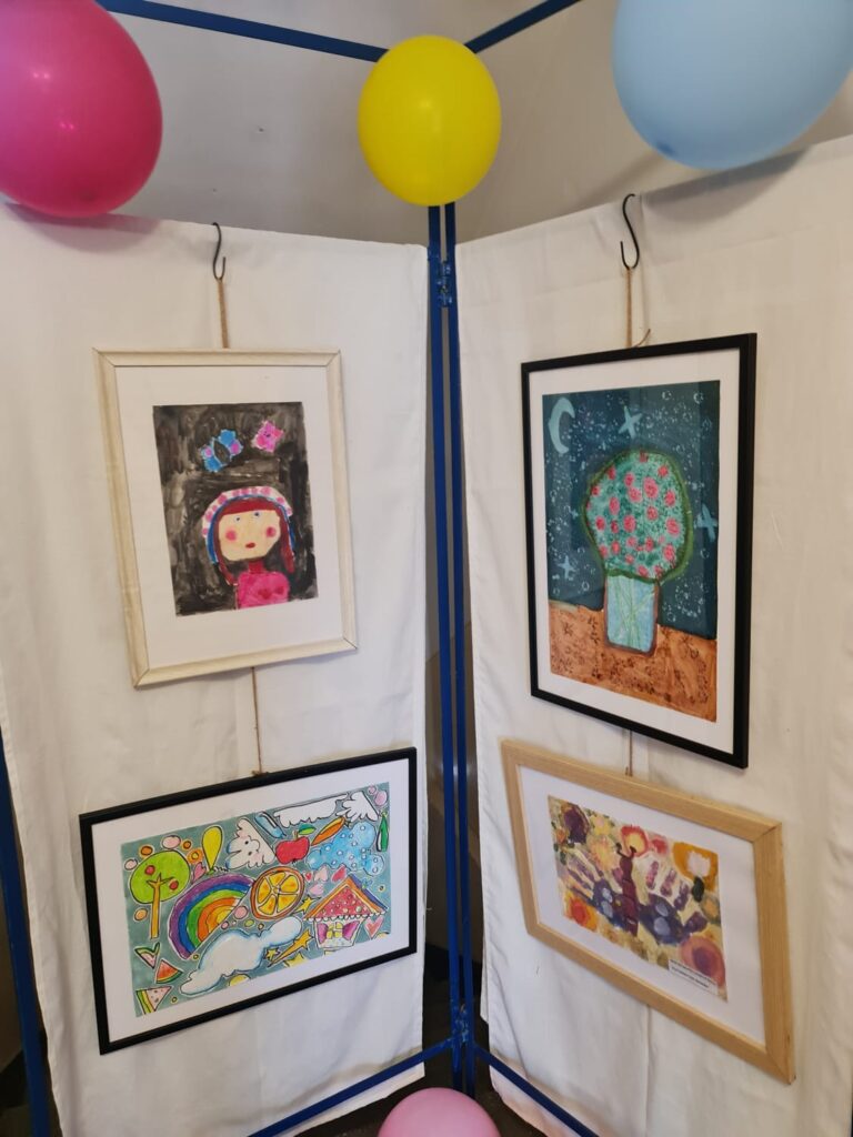 Sute de participanți la Salonul de Pictură ”Arte Mici” din Motru - 29 martie 2023 AccentNews.ro