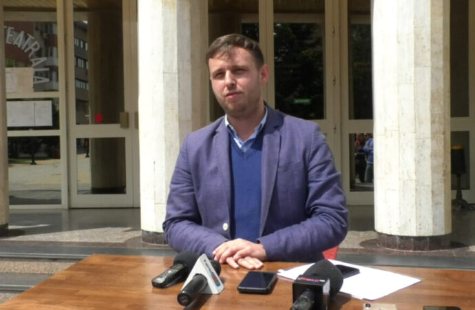 Iani Gârbaciu a părăsit teatrul din Târgu Jiu! Alți șase angajați ai instituției vor recurge la aceeași măsură