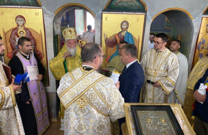 Senator de Gorj, prezent la sfințirea unei Biserici din județ