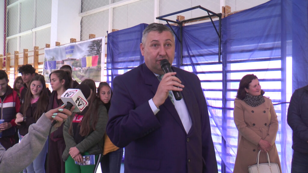 Preparate culinare din 27 de țări, expuse la Colegiul Economic “Virgil Madgearu” - 9 mai 2023 AccentNews.ro