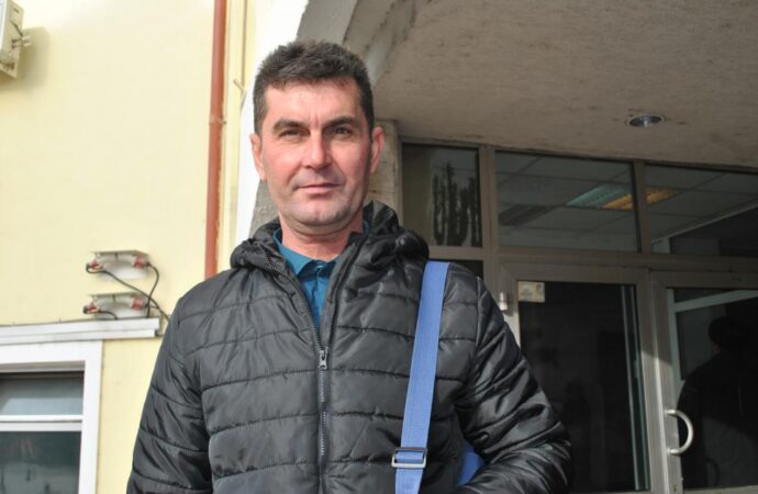 Politicienii vor să îi facă pe mineri bucătari, cofetari și frizeri