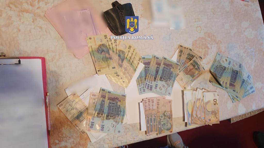 Percheziții în Novaci, la persoane bănuite de infracțiuni silvice - 12 mai 2023 AccentNews.ro
