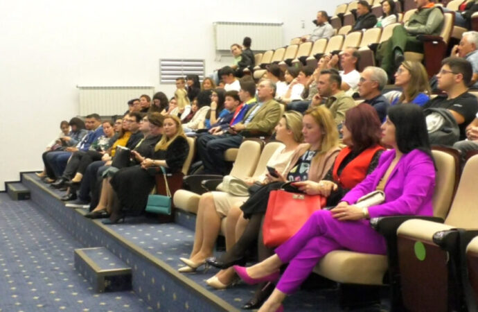 Conferință internațională dedicată geoparcurilor, derulată de un important colegiu din Târgu-Jiu