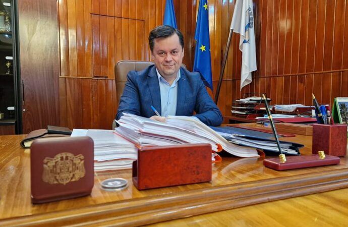 Se lucrează intens la infrastructura de transport în comun din Târgu Jiu
