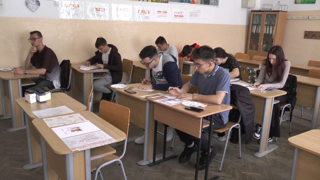 Atelier de pictură, la Liceul Teologic Târgu-Jiu - 8 mai 2023 AccentNews.ro