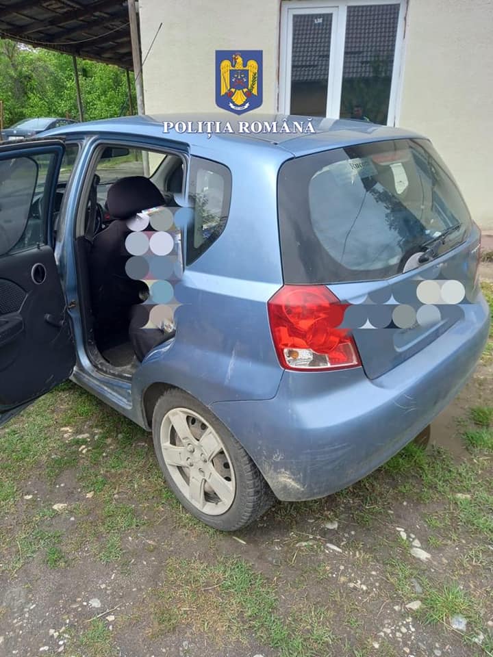 Peste 5.300 de țigarete, depistate ascunse într-o mașină la Stoina - 19 mai 2023 AccentNews.ro