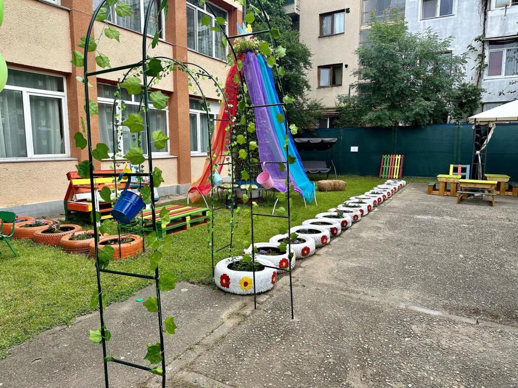 Grădină de Relaxare, Liniște și Învățare, inaugurată la o grădiniţă din Târgu Jiu - 9 iunie 2023 AccentNews.ro