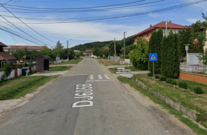 Sute de case, scoase la vânzare într-o comună din Gorj