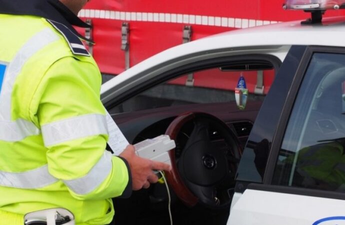 Dosar penal pentru că nu a vrut să sufle în alcooltest