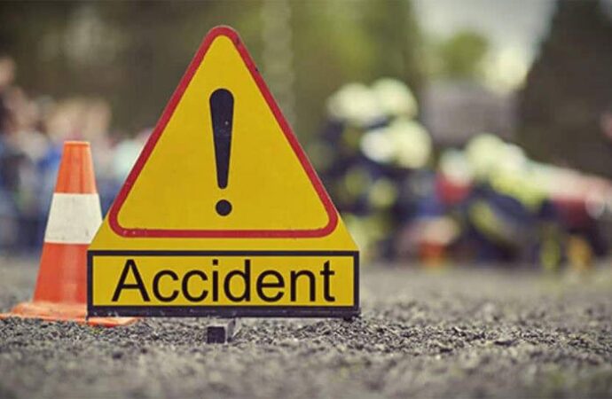 Accident la Crasna: Un novăcean fără permis a intrat cu mașina într-un cap de pod