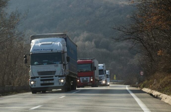 Restricții pe drumurile din Oltenia, din cauza caniculei