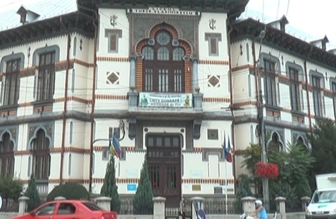 Mai multe școli din Târgu Jiu intră în reparații pe timpul vacanței