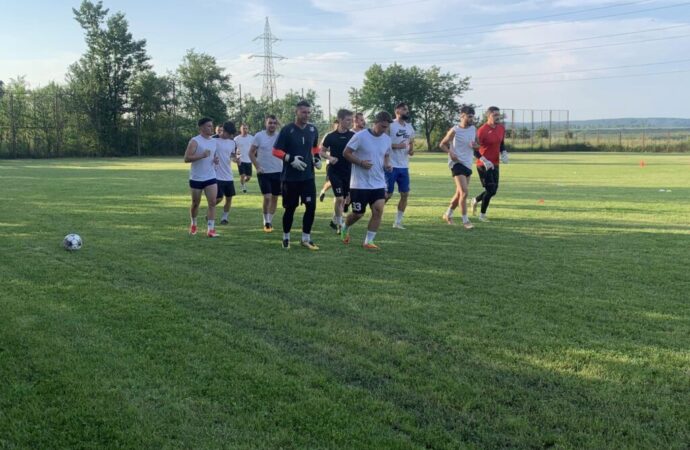 Vulturii Fărcășești, cu un pas în finala Regiunii 4