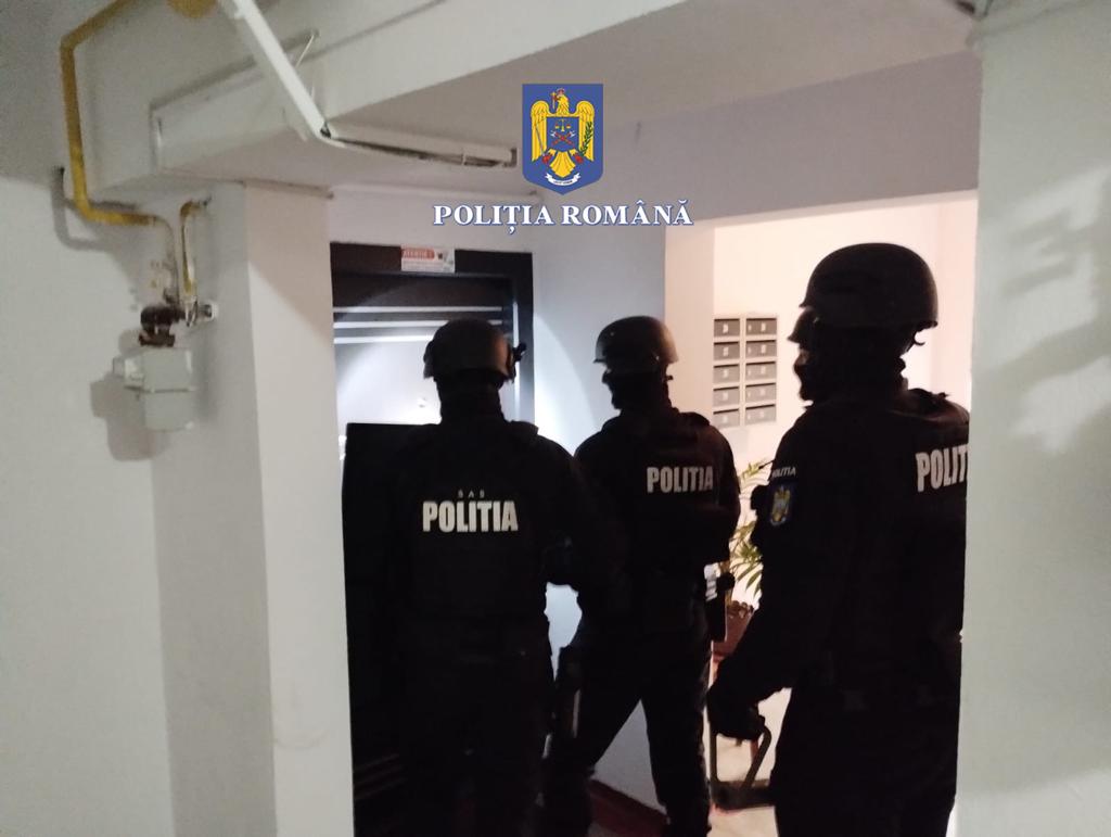 Seifuri furate dintr-o firmă din Târgu Jiu! Unul dintre hoți a fost prins - 4 iulie 2023 AccentNews.ro