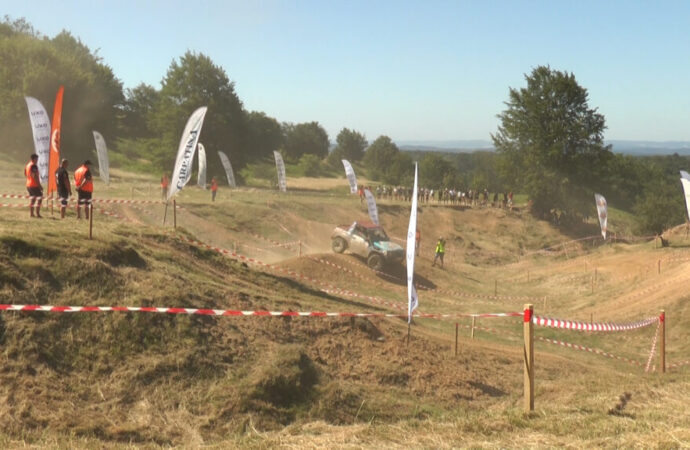 Motoare turate la Runcu! Concurenții au oferit un show de zile mari la CN de Off-Road