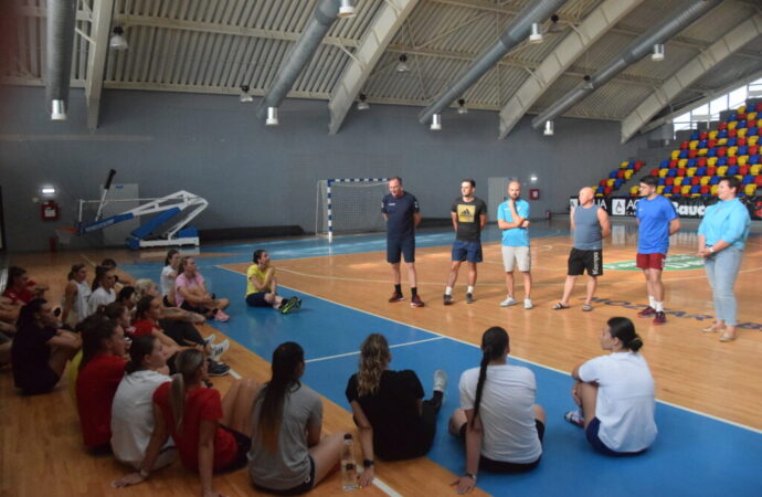 Echipa de handbal a reluat pregătirile