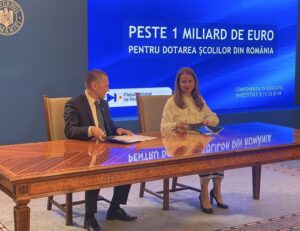 Zeci de laboratoare de informatică și sute de săli de clasă din județul Dolj vor fi dotate și amenajate cu fonduri europene - 26 iulie 2023 AccentNews.ro