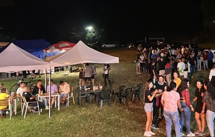 Discotecă în aer liber la Stejari