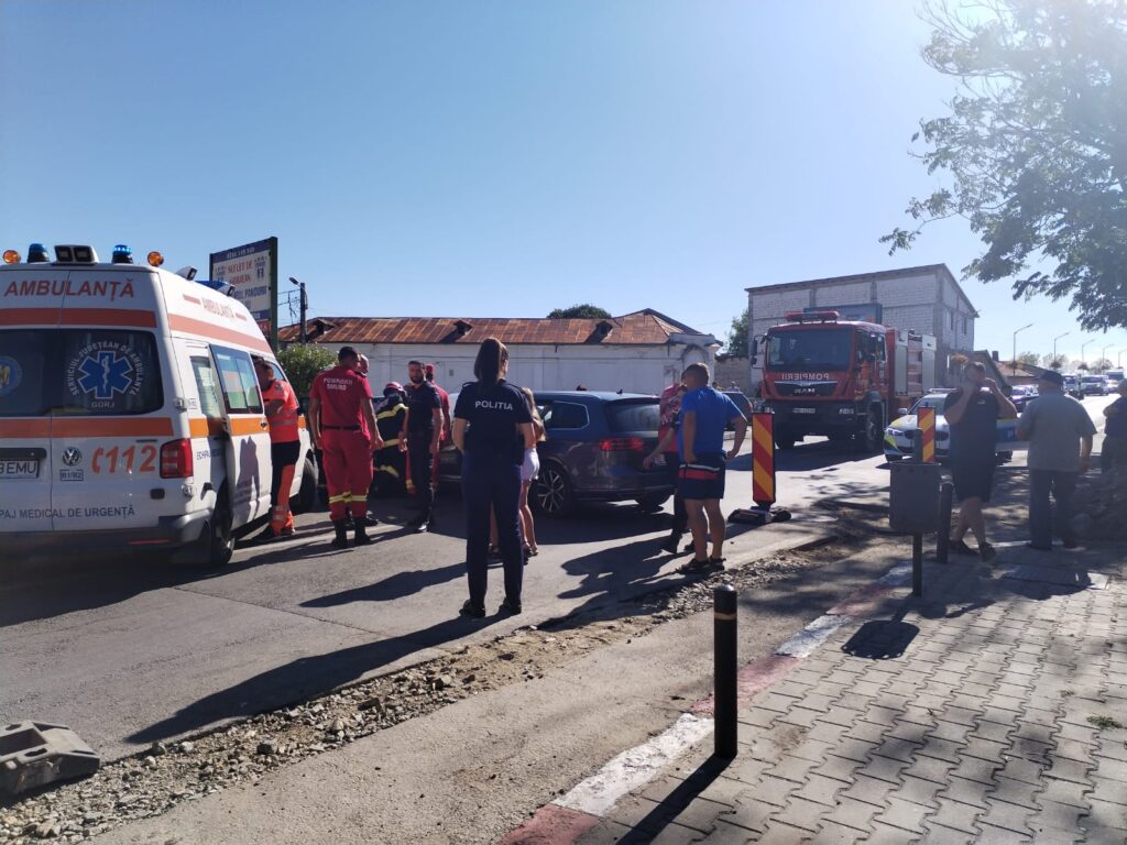 Accident lângă pasarela din Târgu Jiu - 8 august 2023 AccentNews.ro