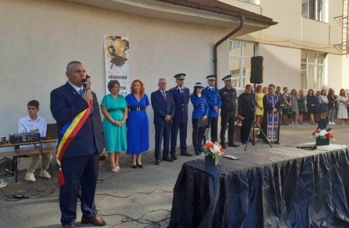 Școlile și grădinițele din Motru și-au primit astăzi elevii