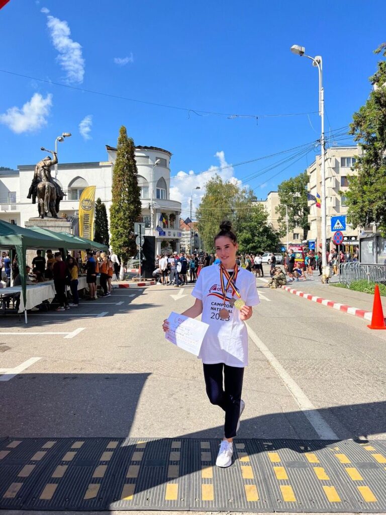 Aur, argint și bronz pentru atletele din Gorj la Câmpulung Moldovenesc - 18 septembrie 2023 AccentNews.ro