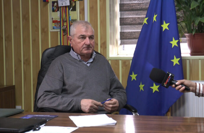 Ghiozdane și rechizite pentru copiii din Scoarța