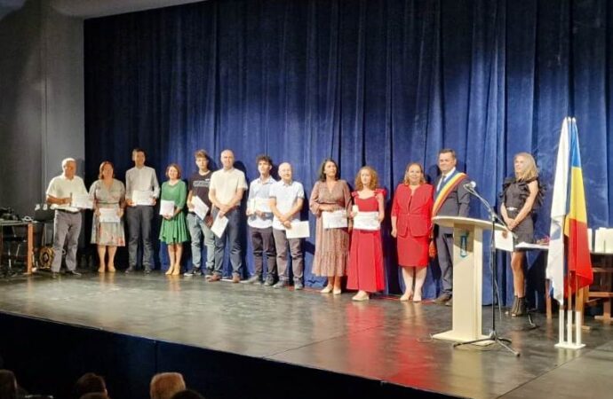 Premii pentru elevii de 10 ai Târgu Jiului