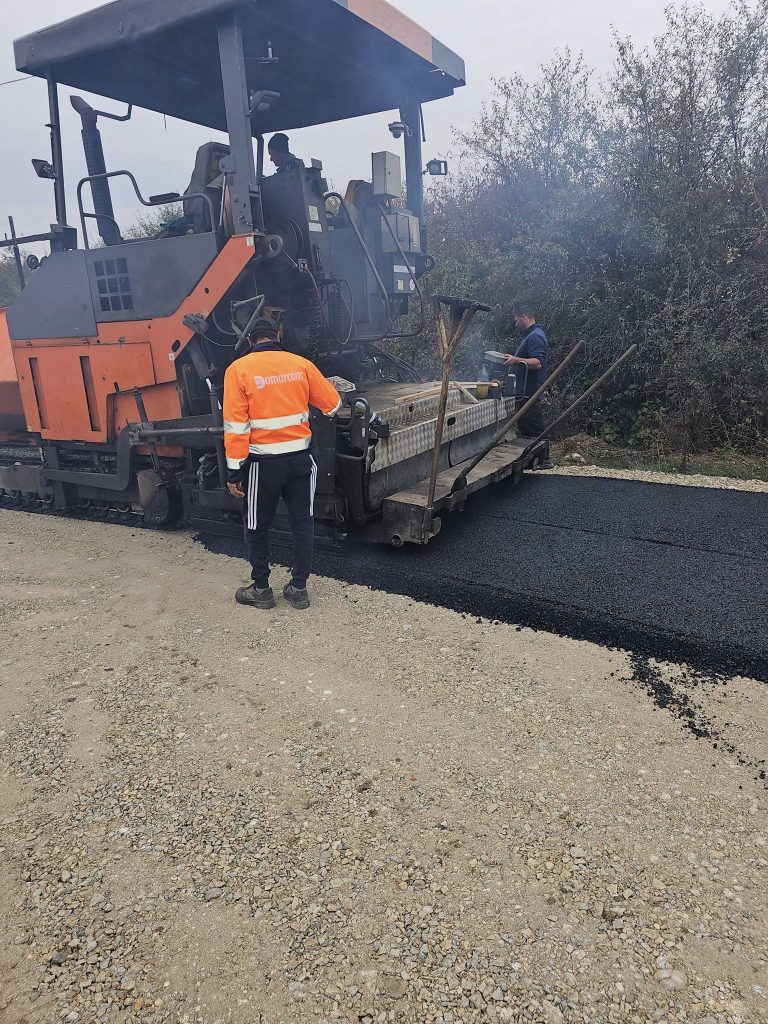 Se modernizează infrastructura rutieră în comuna Bălești - 24 octombrie 2023 AccentNews.ro