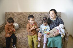 LOCUINȚĂ SOCIALĂ PENTRU O MAMĂ SINGURĂ CU PATRU COPII - 23 octombrie 2023 AccentNews.ro
