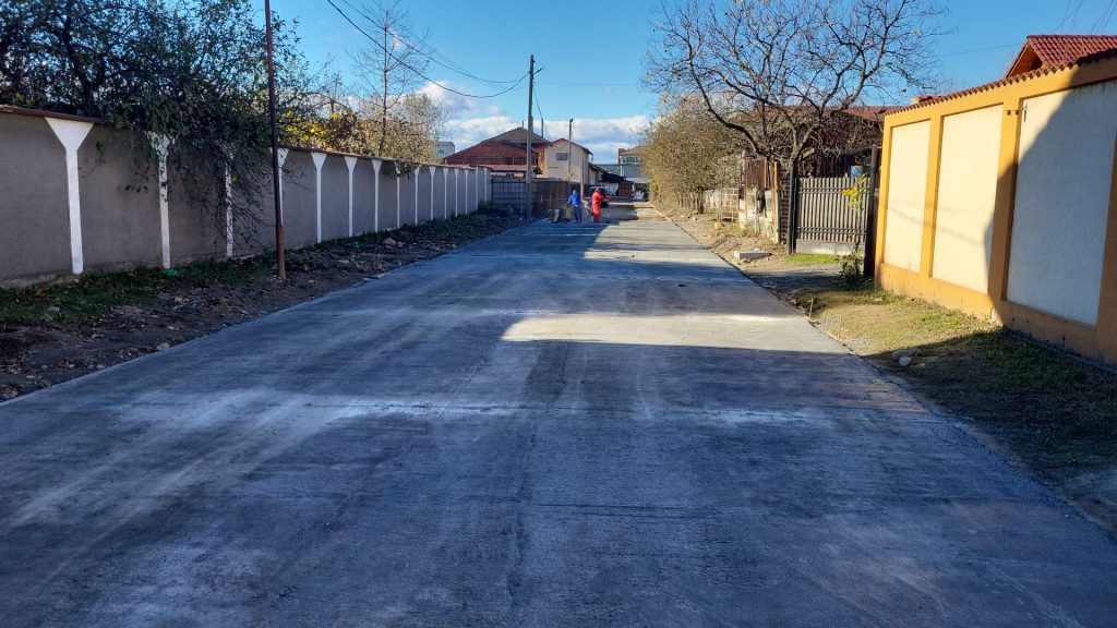 Asfalt pe „Cărarea Vulpii” din Motru - 17 noiembrie 2023 AccentNews.ro