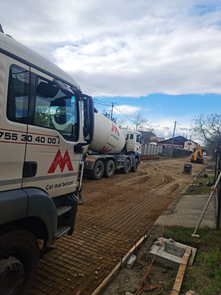 Asfalt pe „Cărarea Vulpii” din Motru - 17 noiembrie 2023 AccentNews.ro