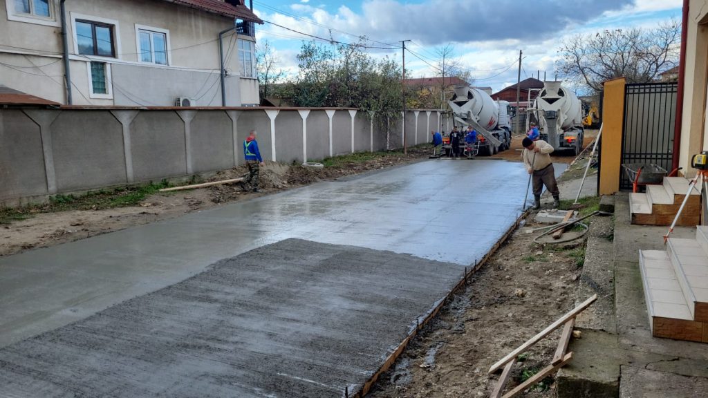 Asfalt pe „Cărarea Vulpii” din Motru - 17 noiembrie 2023 AccentNews.ro