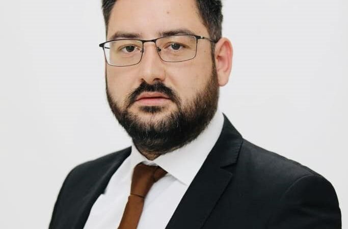 Se asfaltează la foc continuu în Stejari