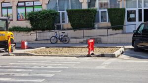 Semafor cu buton la o trecere de pietoni din zona Piața Centrală - 14 aprilie 2024 AccentNews.ro