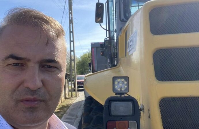 Continuă reabilitarea și modernizarea drumurilor din Roșia de Amaradia