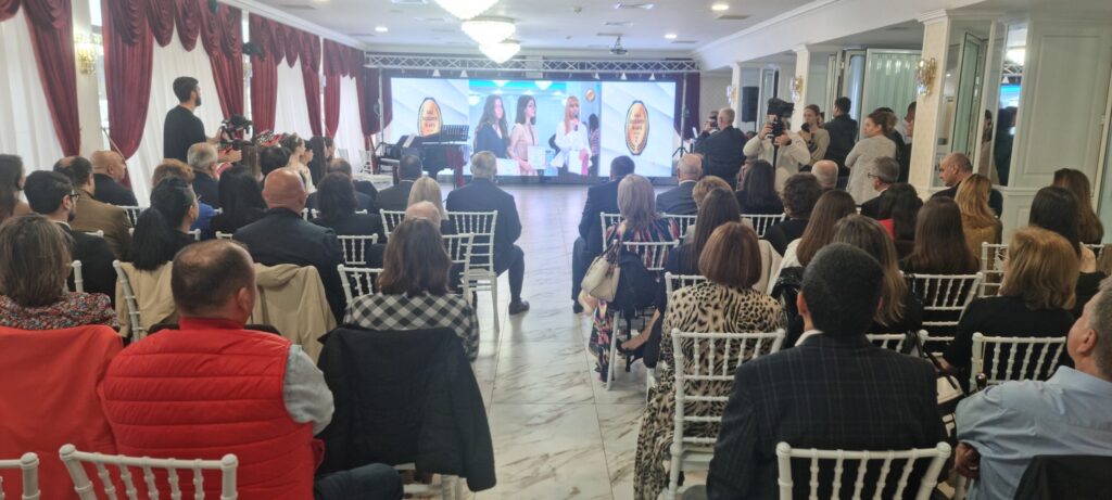 ALRO și ASCAR, sprijin substanțial pentru tinerii talentați din județul Olt. „Gala Excelenței în Artă” ar putea fi organizată, în 2025, la Paris - 23 mai 2024 AccentNews.ro