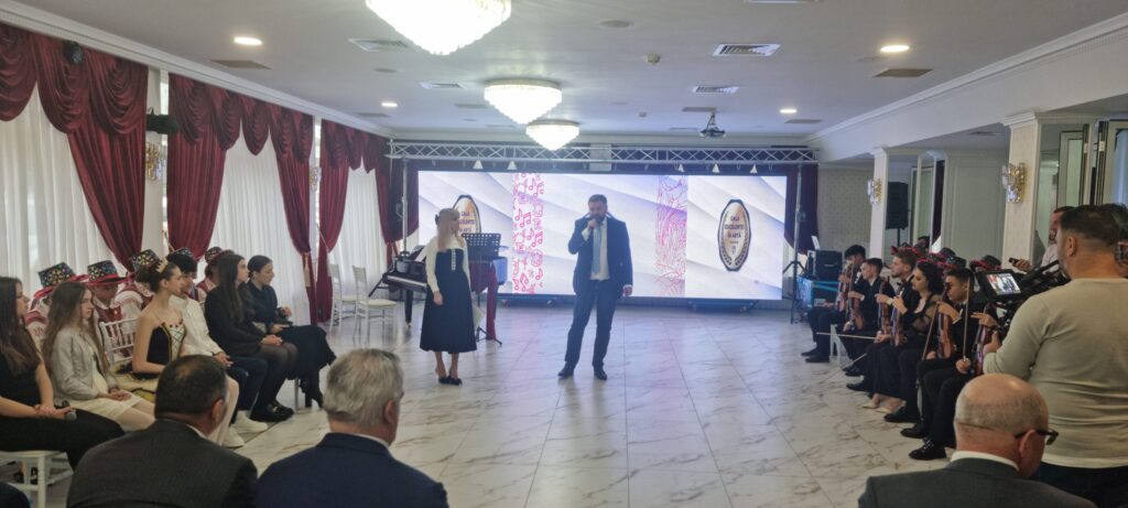 ALRO și ASCAR, sprijin substanțial pentru tinerii talentați din județul Olt. „Gala Excelenței în Artă” ar putea fi organizată, în 2025, la Paris - 23 mai 2024 AccentNews.ro