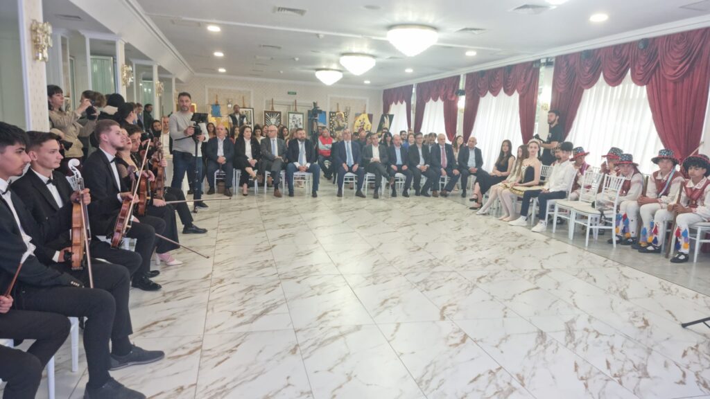 ALRO și ASCAR, sprijin substanțial pentru tinerii talentați din județul Olt. „Gala Excelenței în Artă” ar putea fi organizată, în 2025, la Paris - 23 mai 2024 AccentNews.ro
