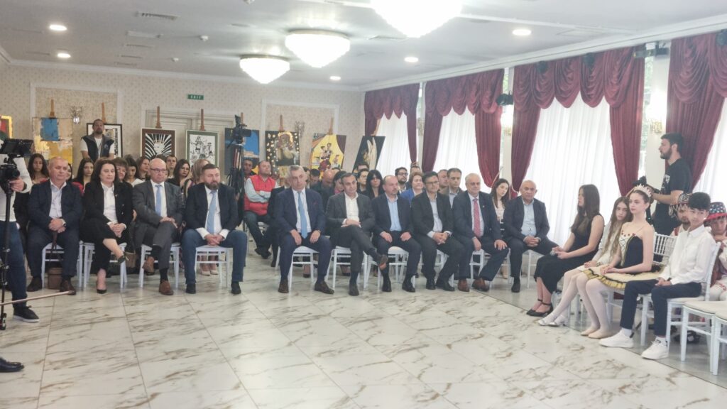 ALRO și ASCAR, sprijin substanțial pentru tinerii talentați din județul Olt. „Gala Excelenței în Artă” ar putea fi organizată, în 2025, la Paris - 23 mai 2024 AccentNews.ro