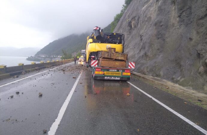 Mehedinți: Căderi de pietre pe DN6