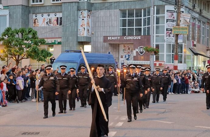 Invitație la procesiunea Sfinților Împărați ”Constantin și Elena” din Târgu Jiu