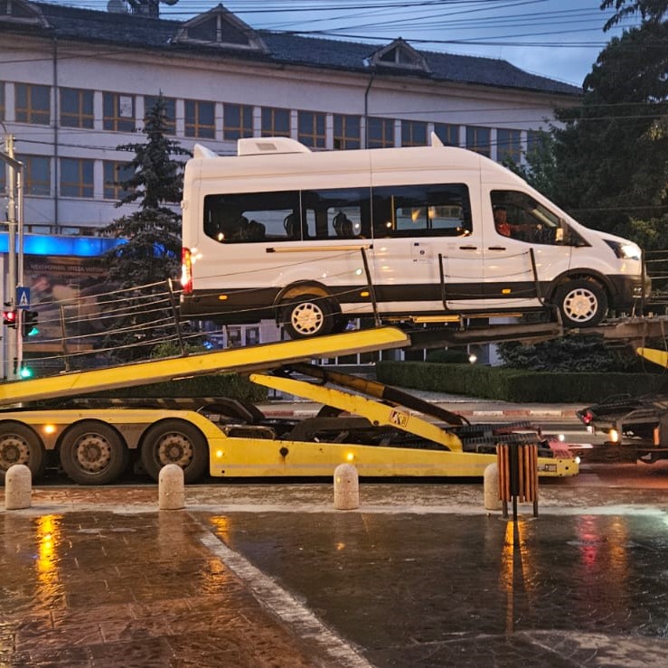Gorj: Au fost livrate primele 22 de microbuze electrice - 28 mai 2024 AccentNews.ro