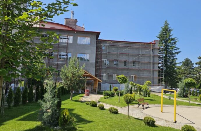 Au fost montate cele 1000 de panouri fotovoltaice la Dobrița