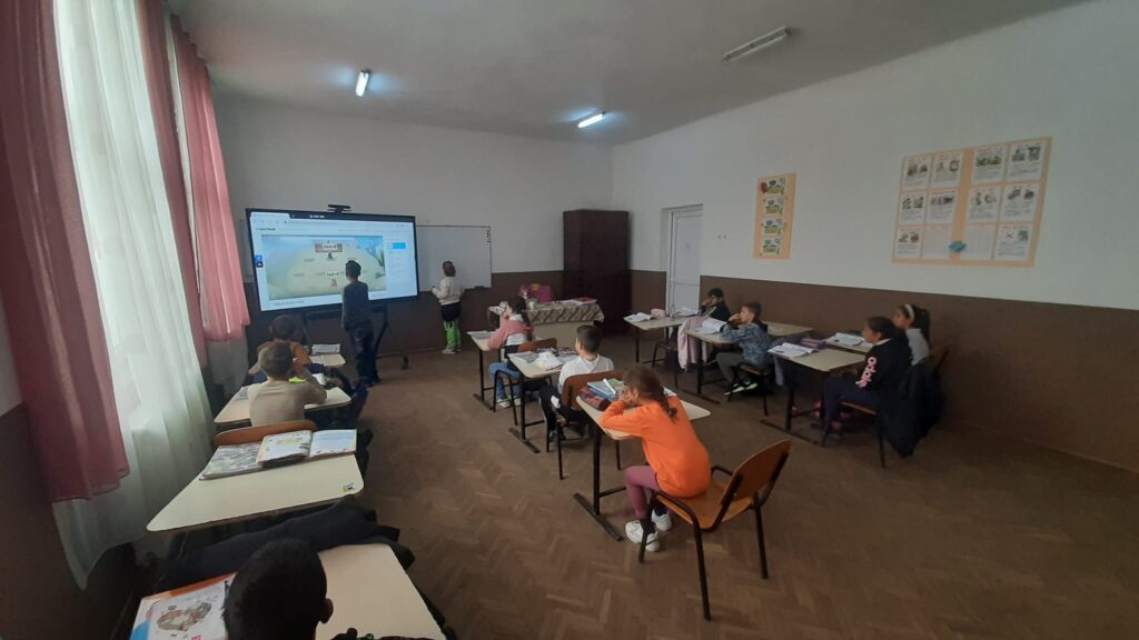 Noile Dotări ale Școlii Gimnaziale Bălcești: Un pas înainte în educație! - 20 mai 2024 AccentNews.ro