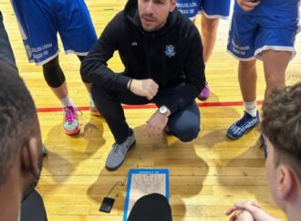 Zece victorii la rând pentru baschetbaliștii de la CSM