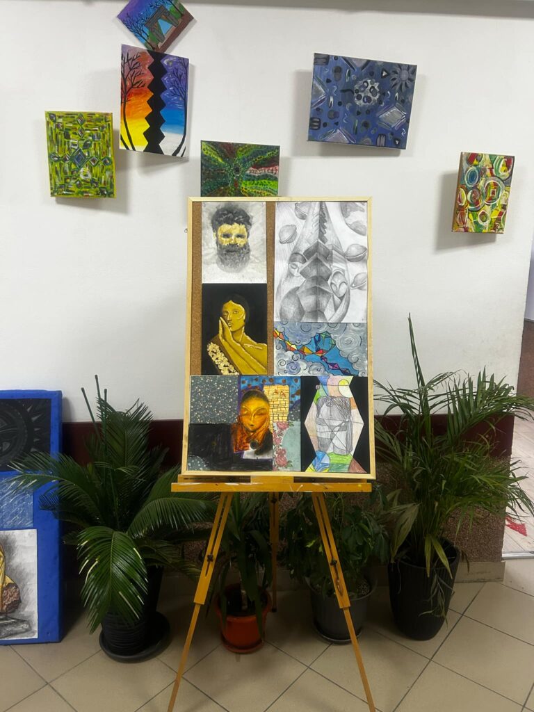 Constantin Brancuşi, omagiat printr-o expoziţie-concurs la Şcoala “Sfântul Nicolae” din Târgu Jiu 3 Constantin Brancuşi, omagiat printr-o expoziţie-concurs la Şcoala “Sfântul Nicolae” din Târgu Jiu - 14 februarie 2025 AccentNews.ro