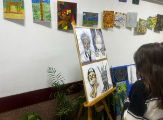 Constantin Brancuşi, omagiat printr-o expoziţie-concurs la Şcoala “Sfântul Nicolae” din Târgu Jiu