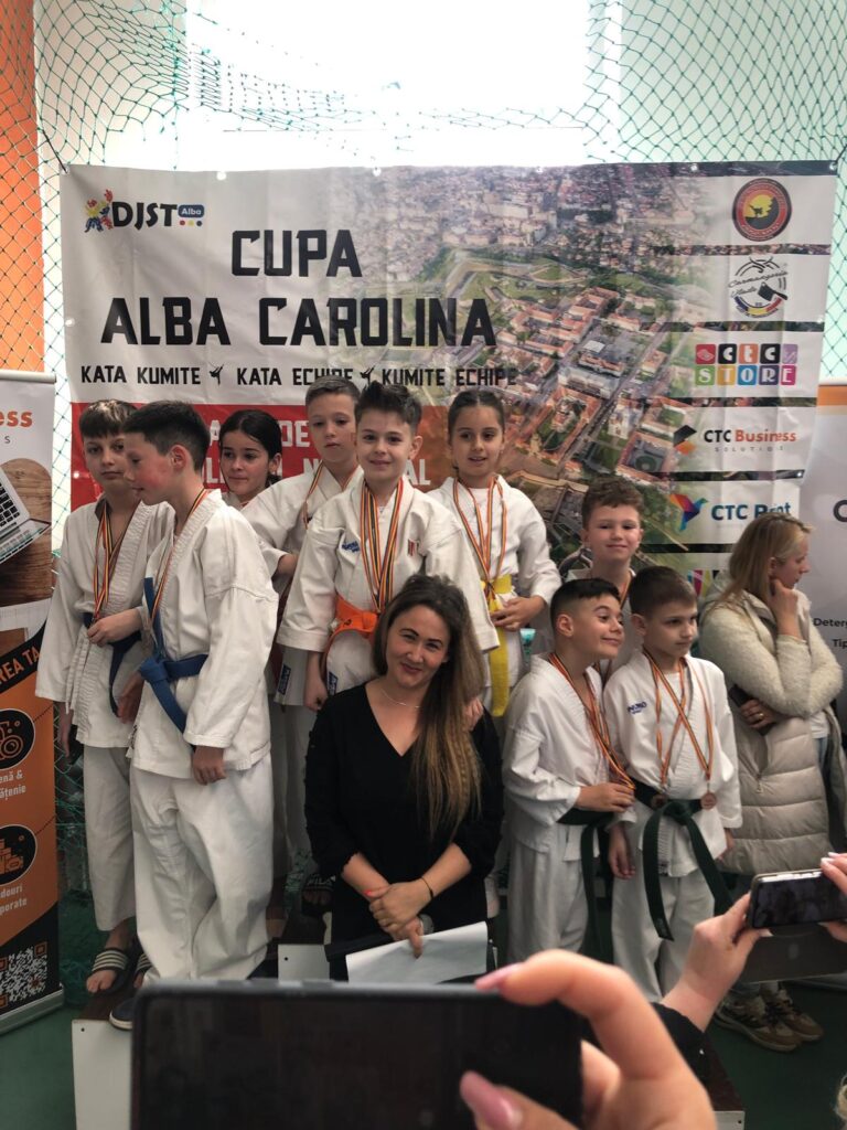 Karatiștii gorjeni au impresionat la Alba-Iulia - 25 martie 2025 AccentNews.ro