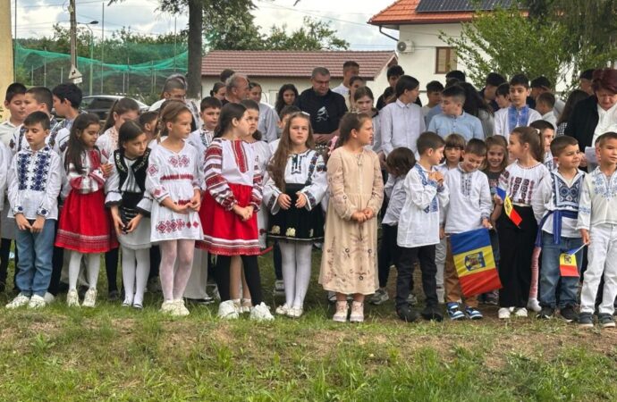 Eroii nu mor niciodată” – Comemorare emoționantă la Turcinești, în prezența primarului Ion Dijmărescu